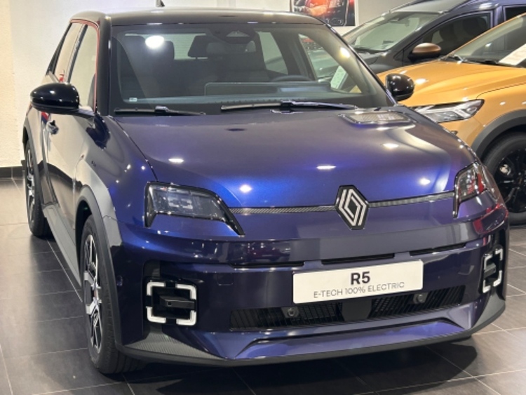 Renault 5 E-Tech 120 Urban Range Techno foto 3