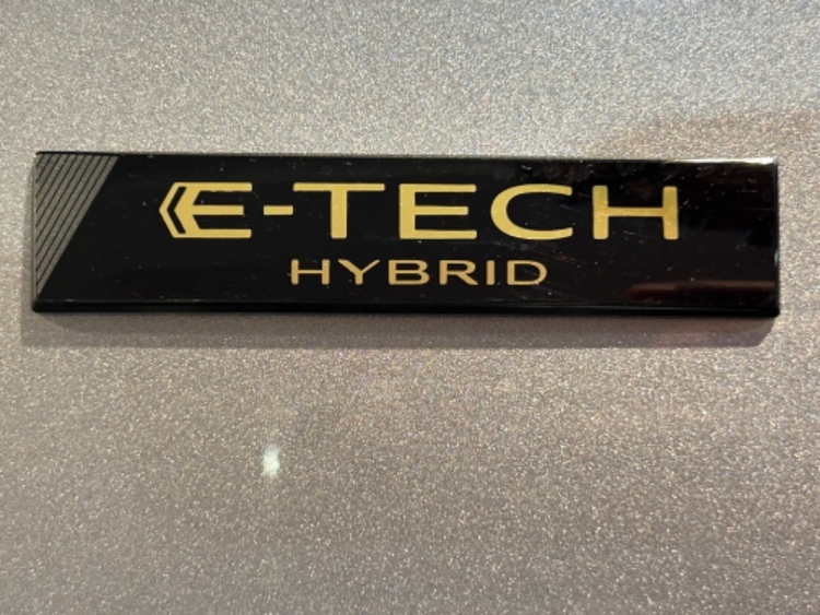 RENAULT CAPTUR techno full hybrid E-Tech 117kW (160CV) foto 19